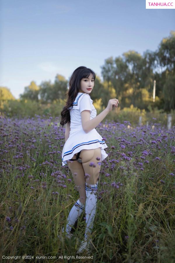 陆萱萱  [XiuRen]高清写真图 2024.12.05 No.9554 陆萱萱 学生套装第14张图片